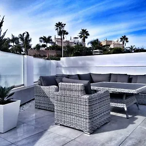 https://luxury-newly-renovated-townhouse.adeje-hotels.com